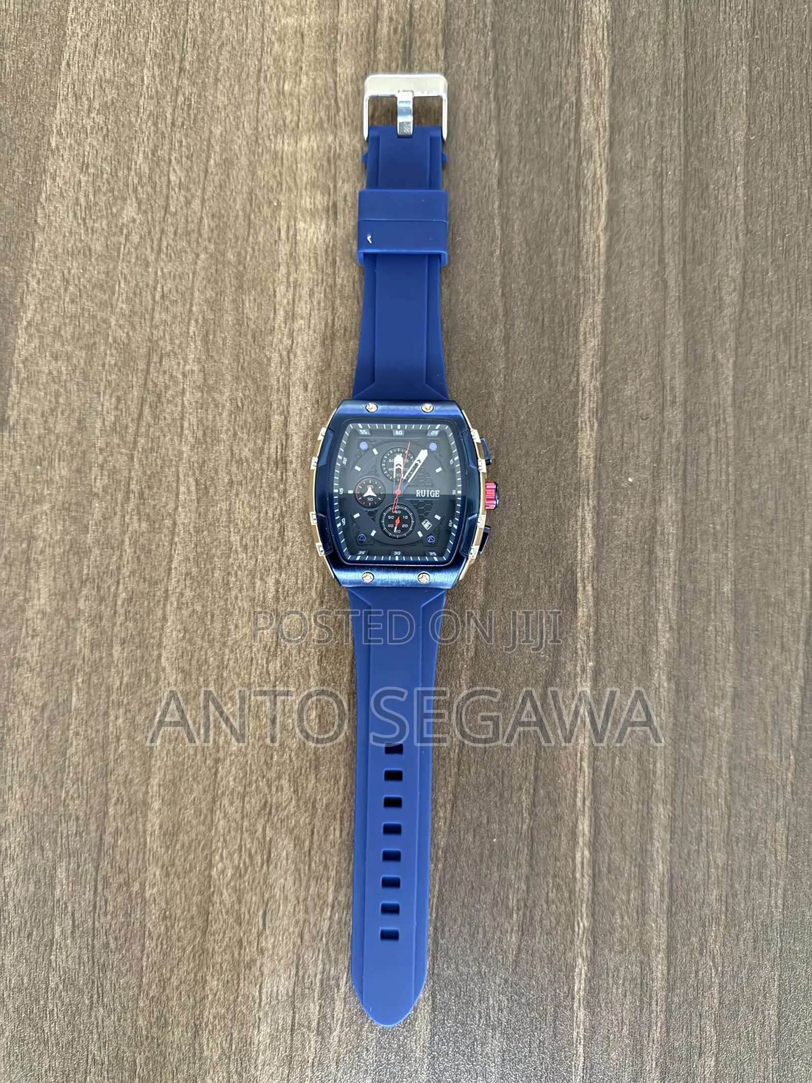 Ruige Watch