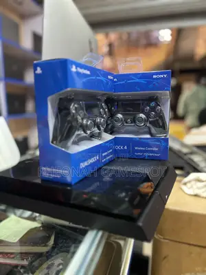 Ps4 Simple Pleasure Gaming Console With 2 Controllers and 12 Games.