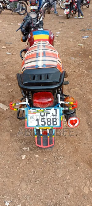 TVS HLX 125 2024 Red