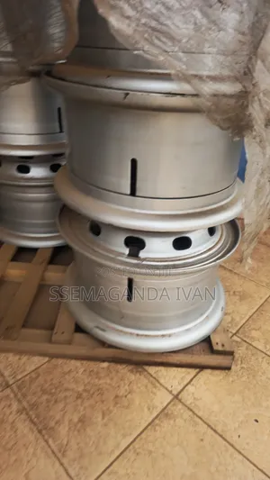 Heavy Duty Sinotruck Rim 20 Tube Type Rim(Ring Type)