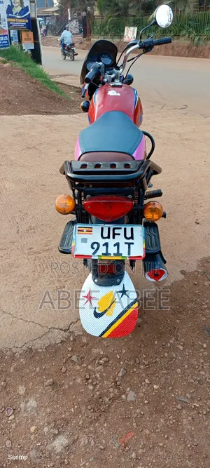 Bajaj Boxer 125 2024 Red