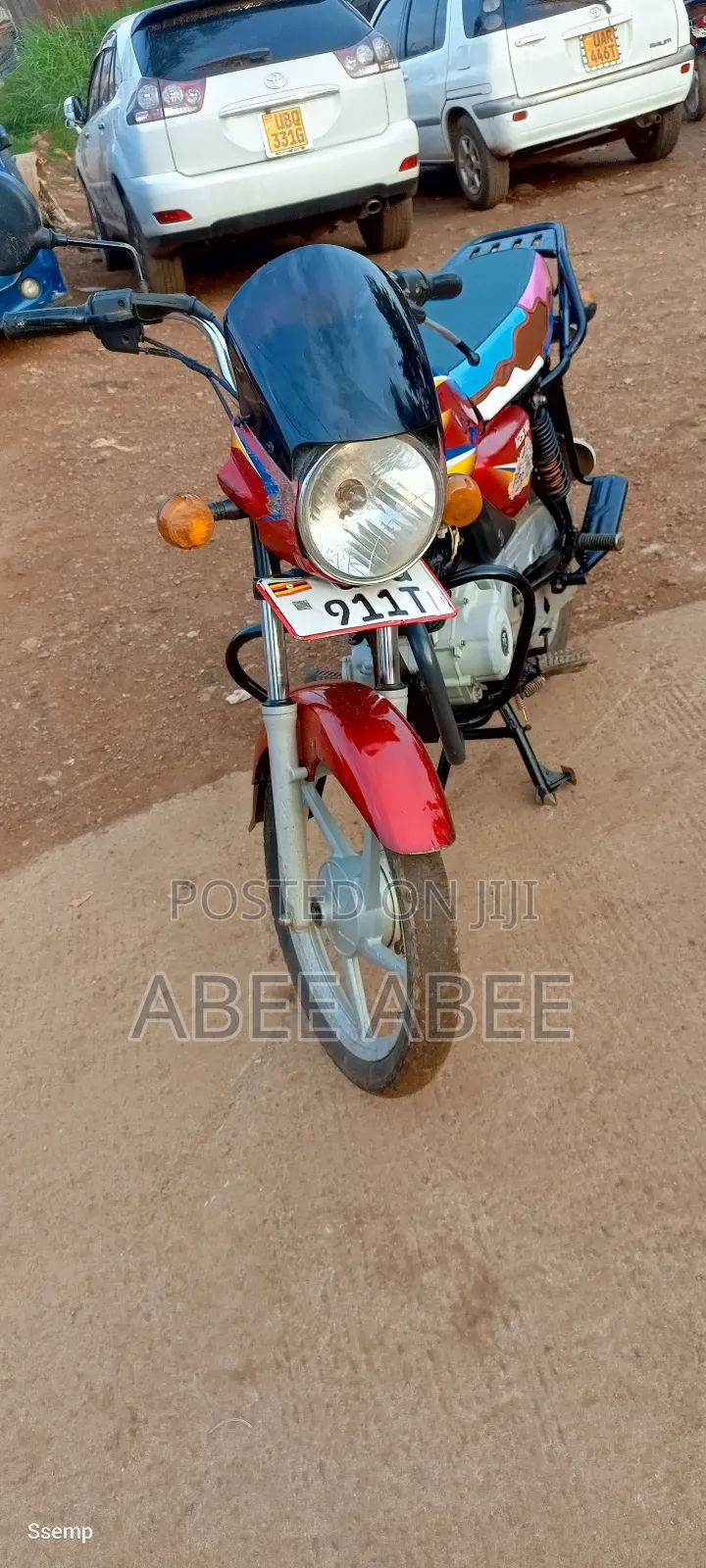 Bajaj Boxer 125 2024 Red