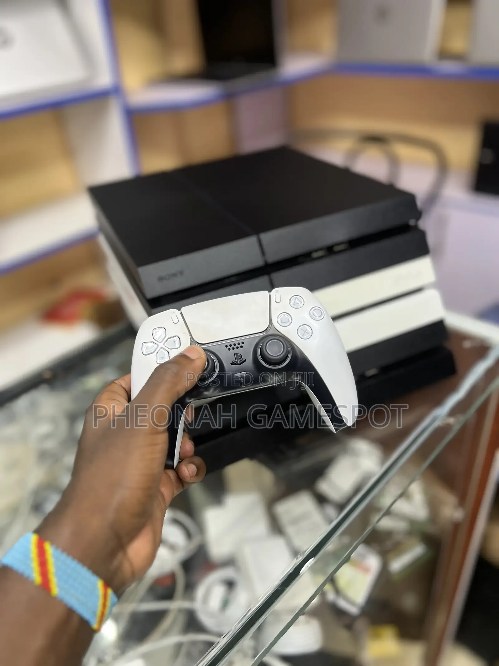 Ps4 Smooth Entertainment Console With 2 Controllers and 16 Games.