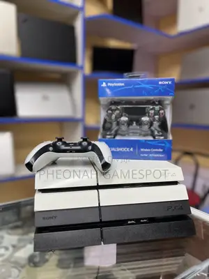 Ps4 Smooth Casual Gaming Console With 2 Controllers and 15 Games.