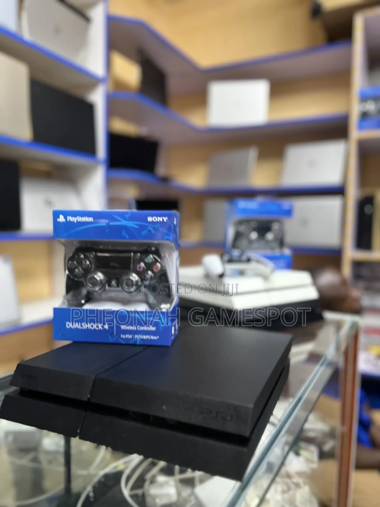 Ps4 Smooth and Simple Console Pack, 2 Pads Plus 20 Games.