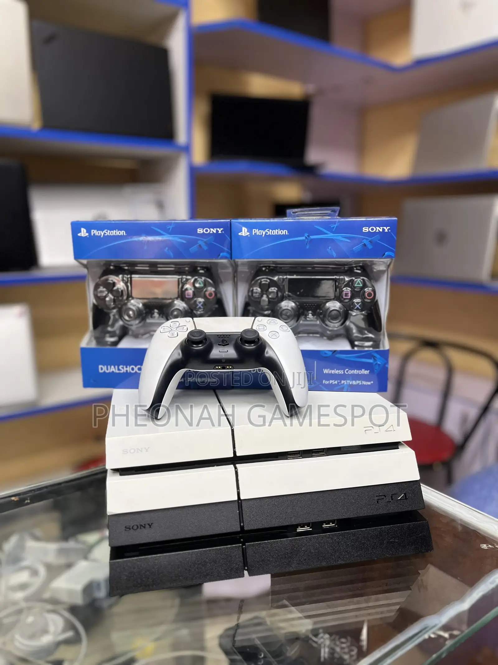 Ps4 Smooth Daily Gaming Setup With 2 Controllers and 11 Games.
