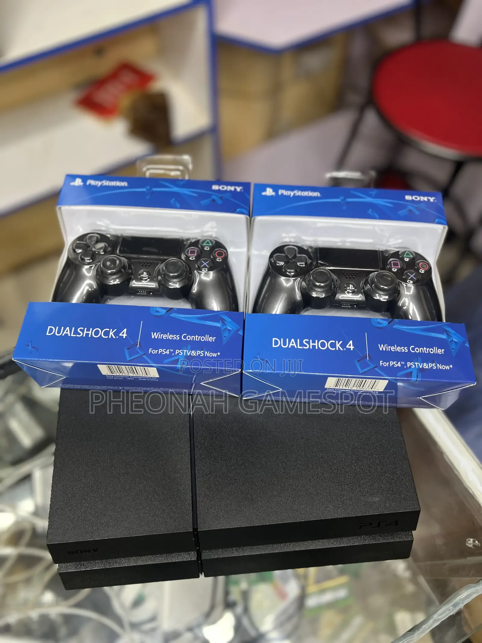 Ps4 Comfortable Smooth Gaming System With 2 Controllers and 16 Games.