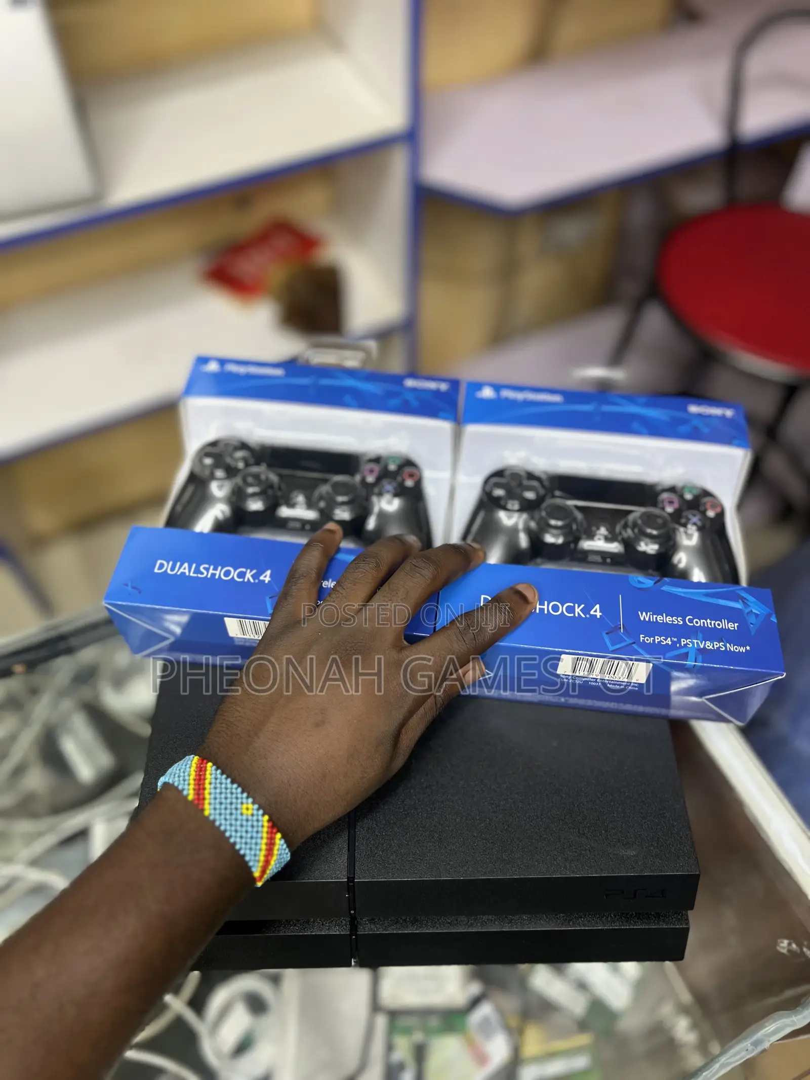 Ps4 Easy All-Round Entertainment Console, 2 Pads and 13 Games.