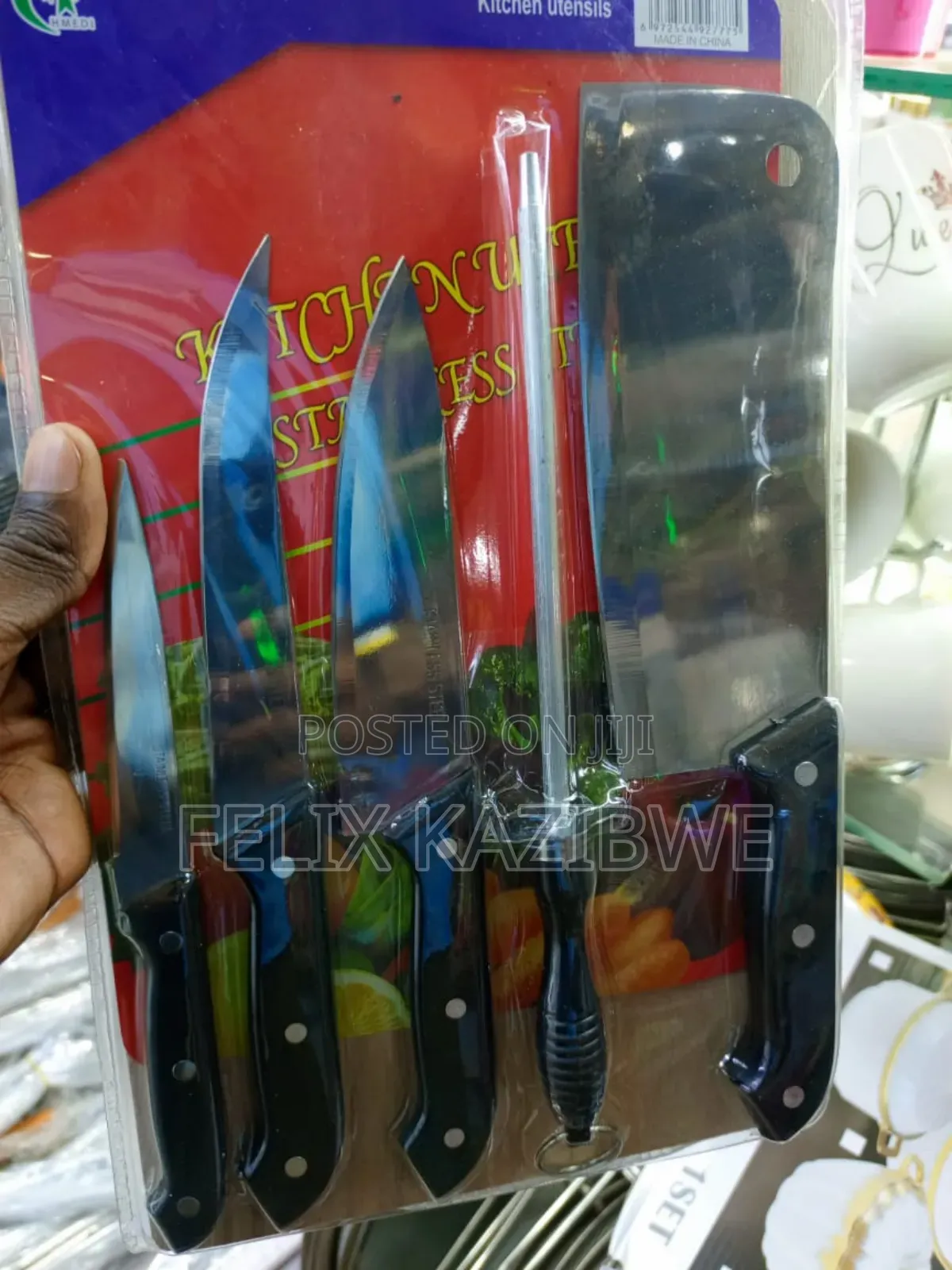 Generic Kitchen Knife Set With a Chopping Board.