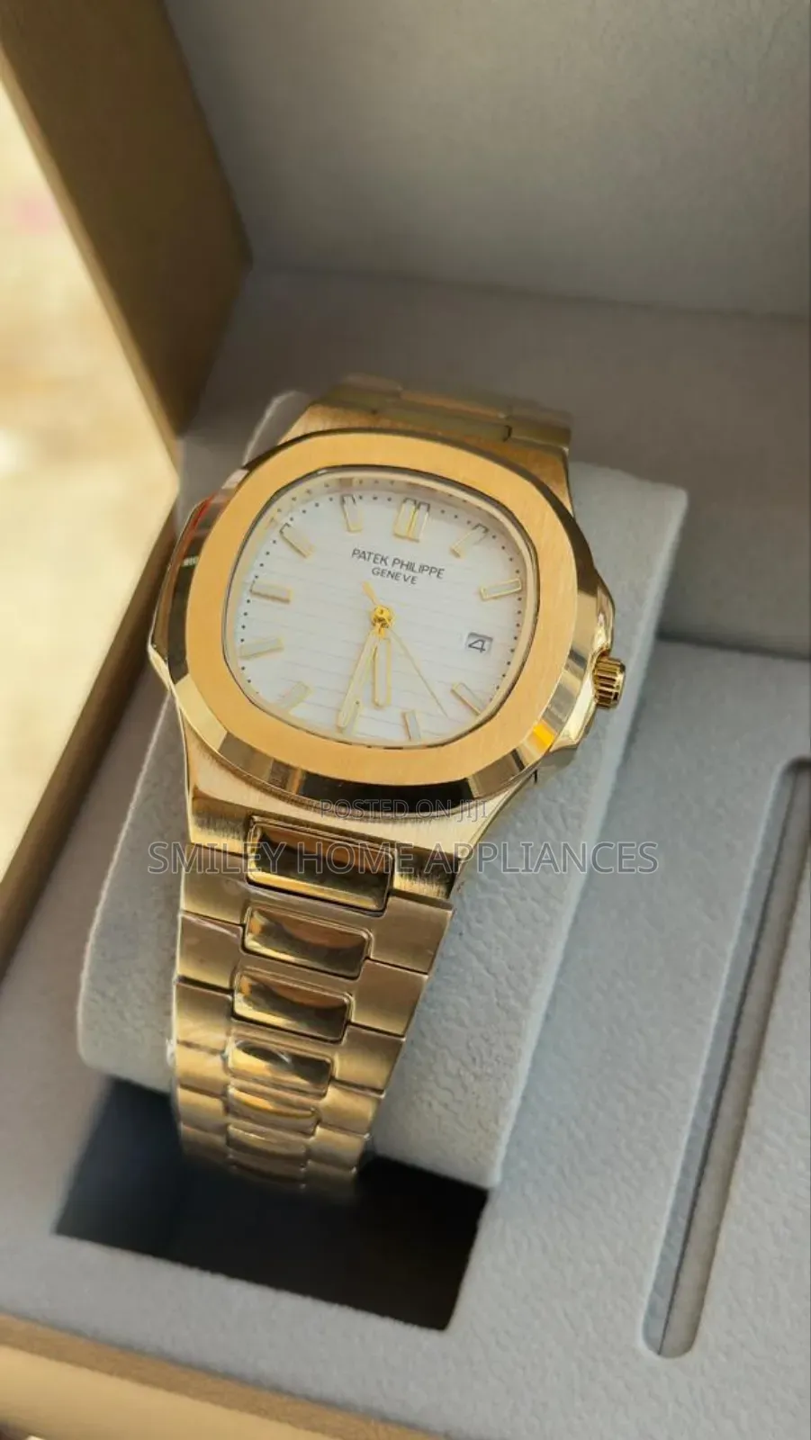 Gold Chrome Strapped Men's Authentic Patek Phillipe Wrist Time Wear