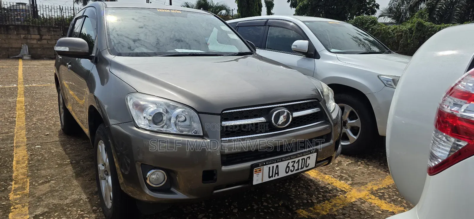 Toyota RAV4 2011 Brown