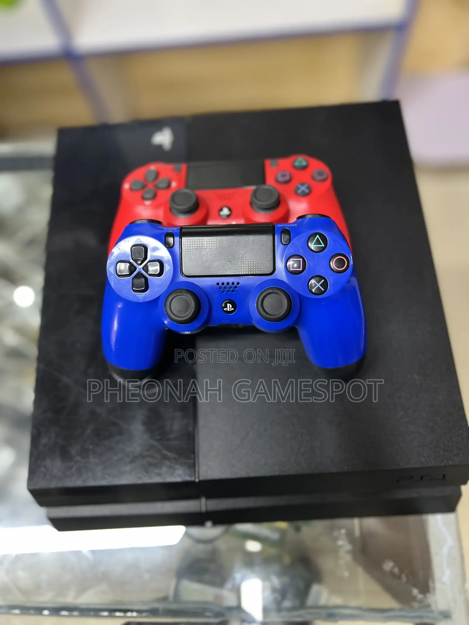 Ps4 Comfortable Console Experience, 2 Pads Plus 15 Games Loaded.