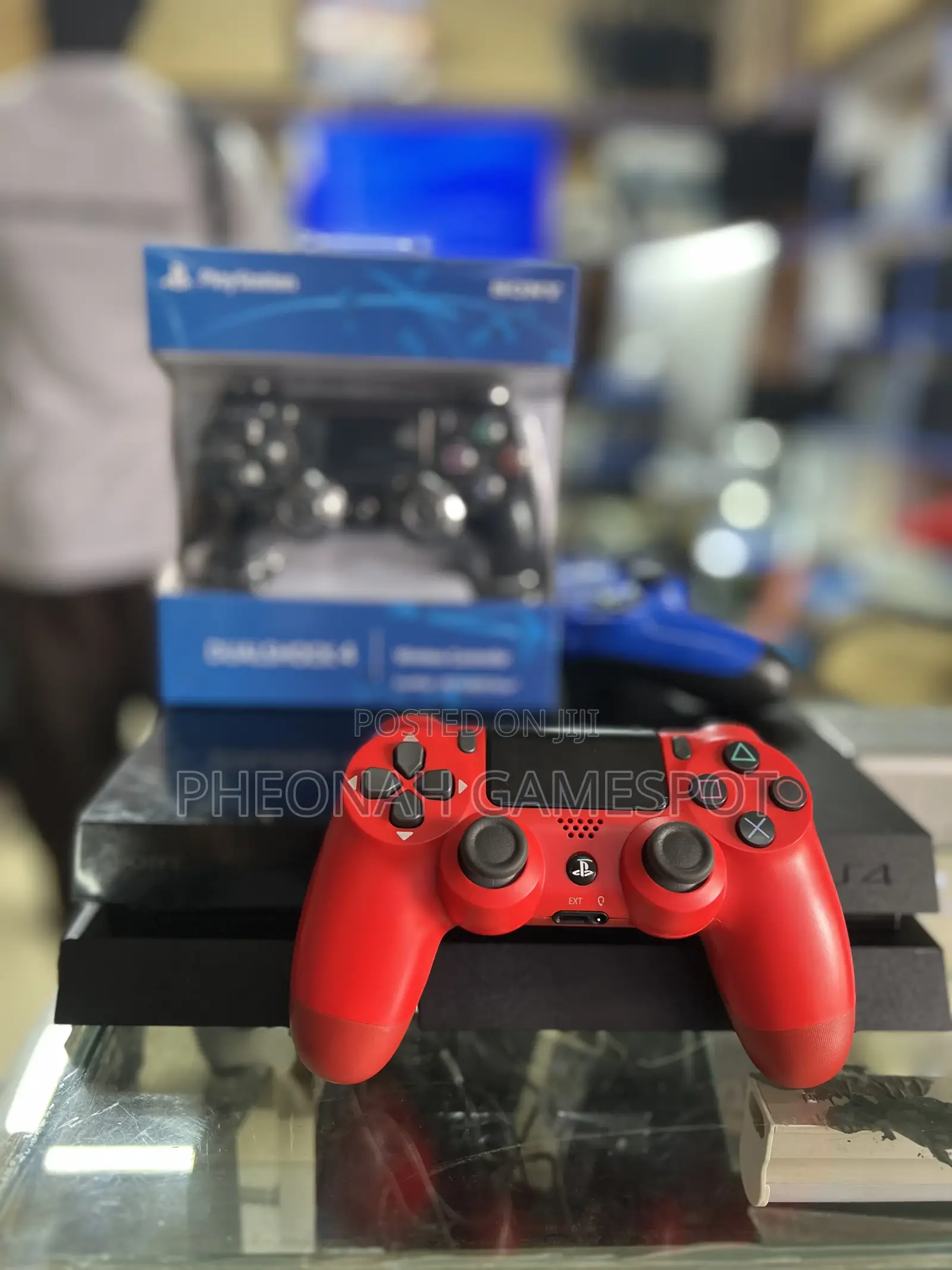 Ps4 Smooth Entertainment System, 2 Pads Included With 18 Games.