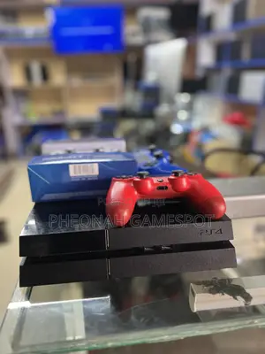 Ps4 Comfortable Entertainment Console, 2 Pads Included With 13 Games.