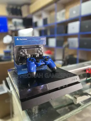 Ps4 Smooth and Simple Console Pack, 2 Pads Plus 20 Games.