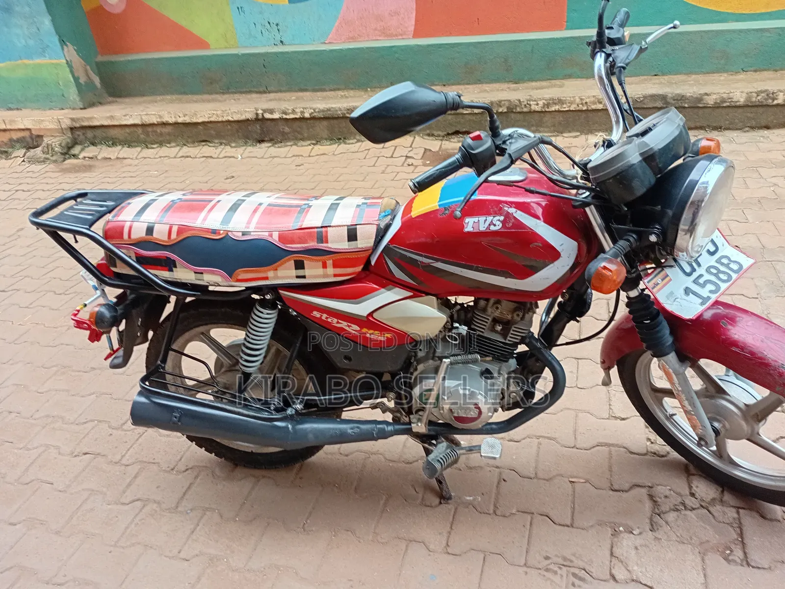 TVS HLX 125 2025 Red