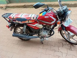 TVS HLX 125 2025 Red