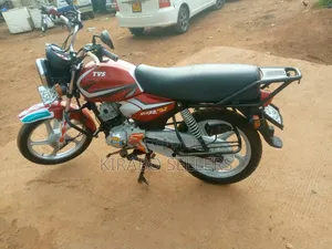 TVS HLX 125 2025 Red