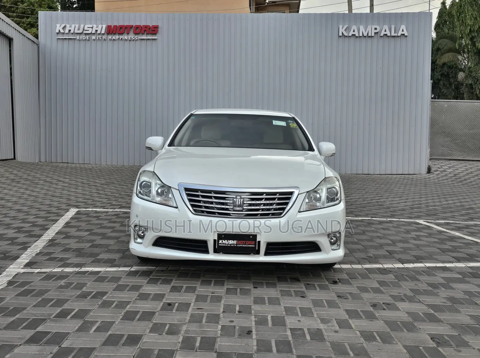 Toyota Crown 2012 White