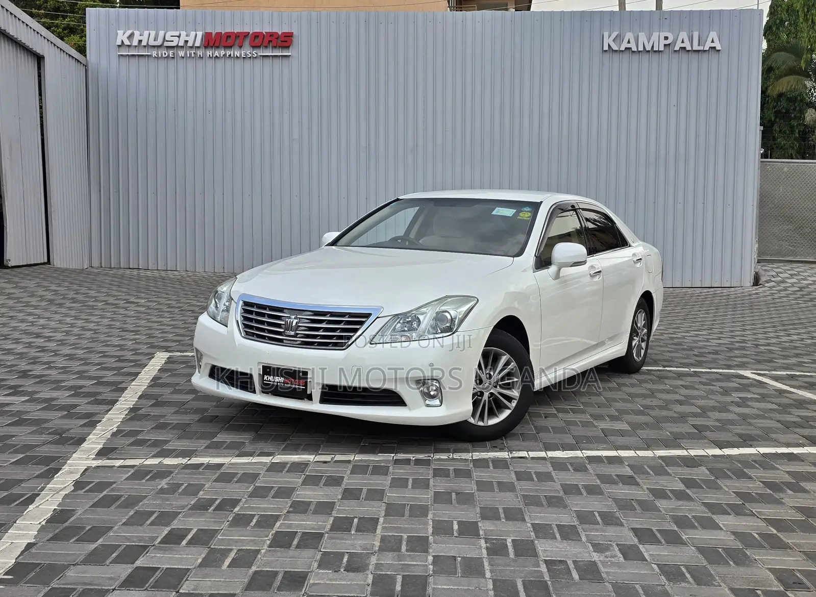 Toyota Crown 2012 White