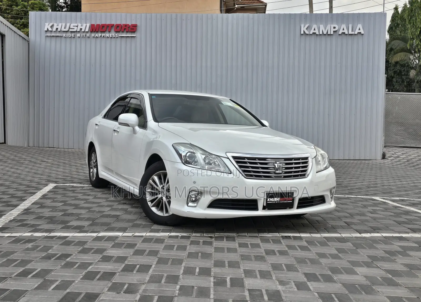Toyota Crown 2012 White