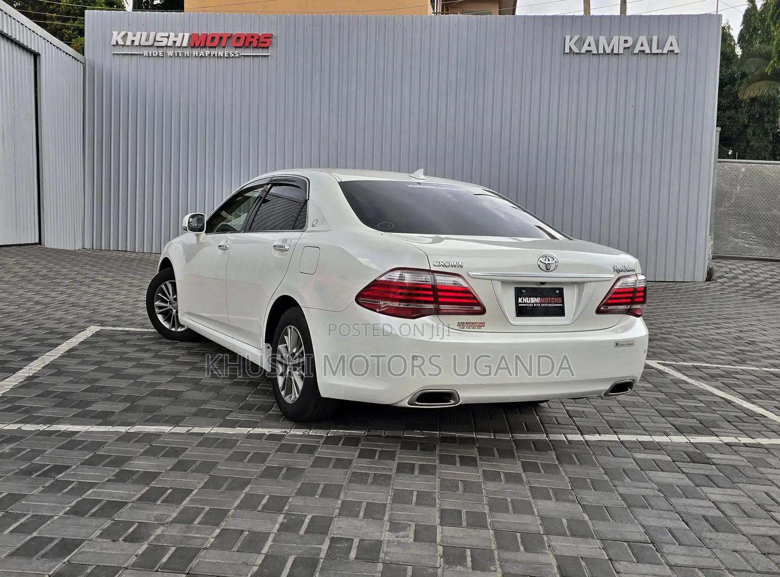 Toyota Crown 2012 White