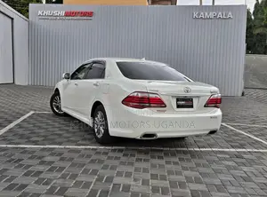 Toyota Crown 2012 White