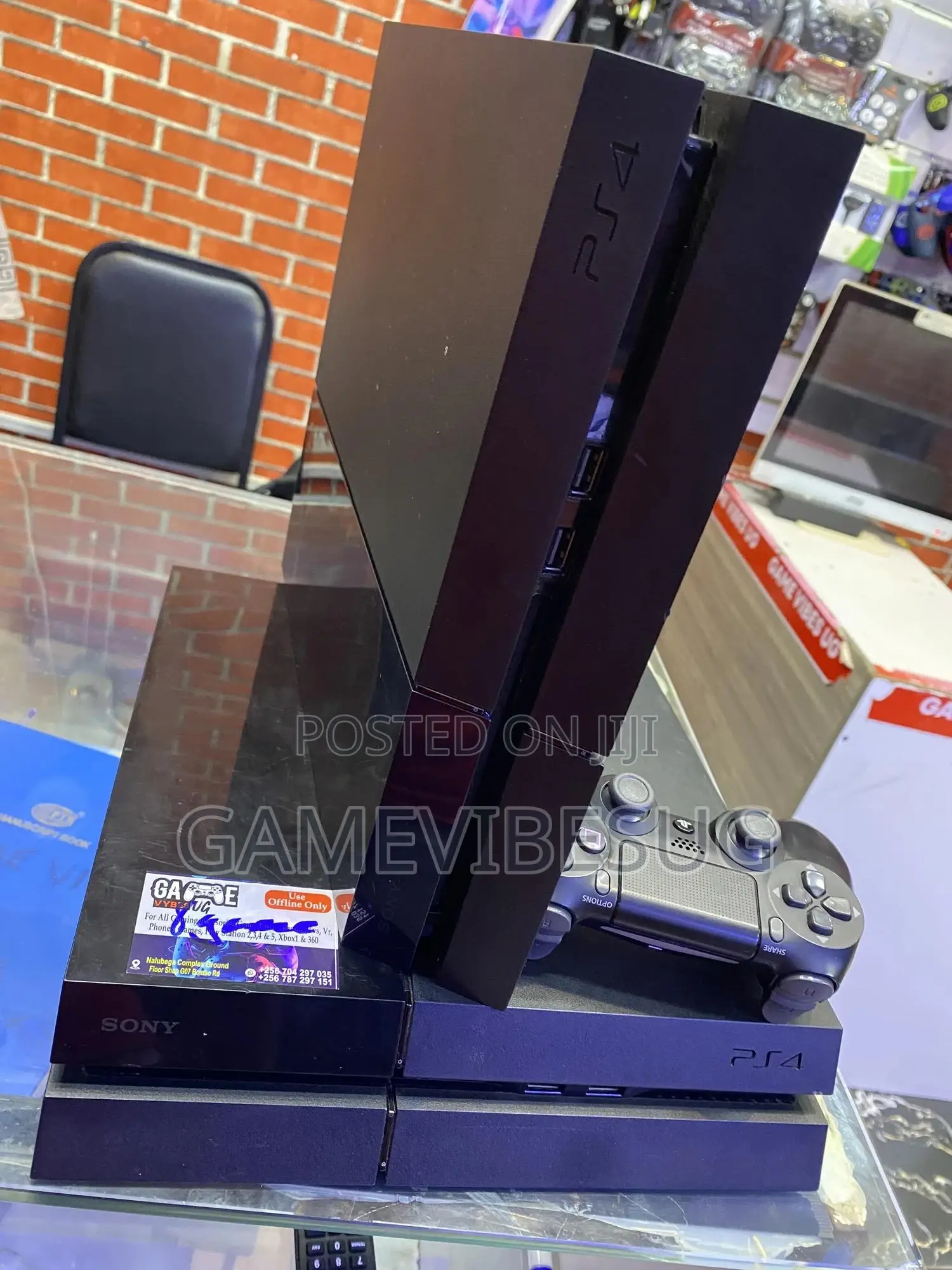 Level Up: Ps4 Standard, 2 Controllers, 8 Games, All Cords in Box
