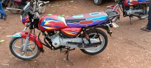 Bajaj Boxer 125 2025 Red