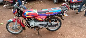 Bajaj Boxer 125 2025 Red