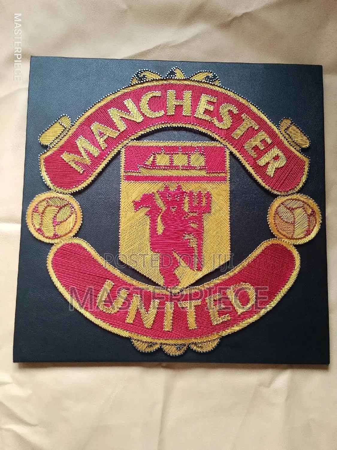 String Art, Man U Badge