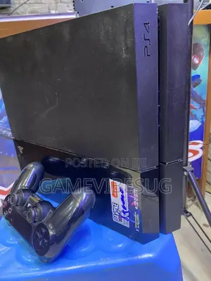 Sony Playstation 4 (Uk Used) 7 Games + 2 New Wireless Pads