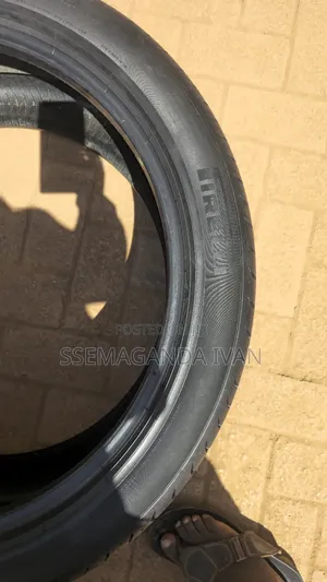 275/40r22 Authentic Pirelli Foreign Used Tyres