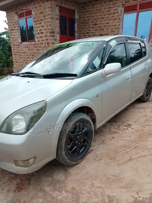 Toyota Opa 1.8 AWD 2000 Silver