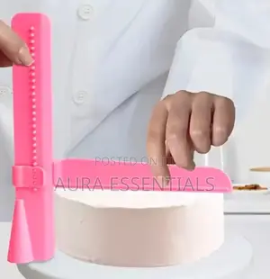 Adjustable Plastic Cake Scraper or Smoother