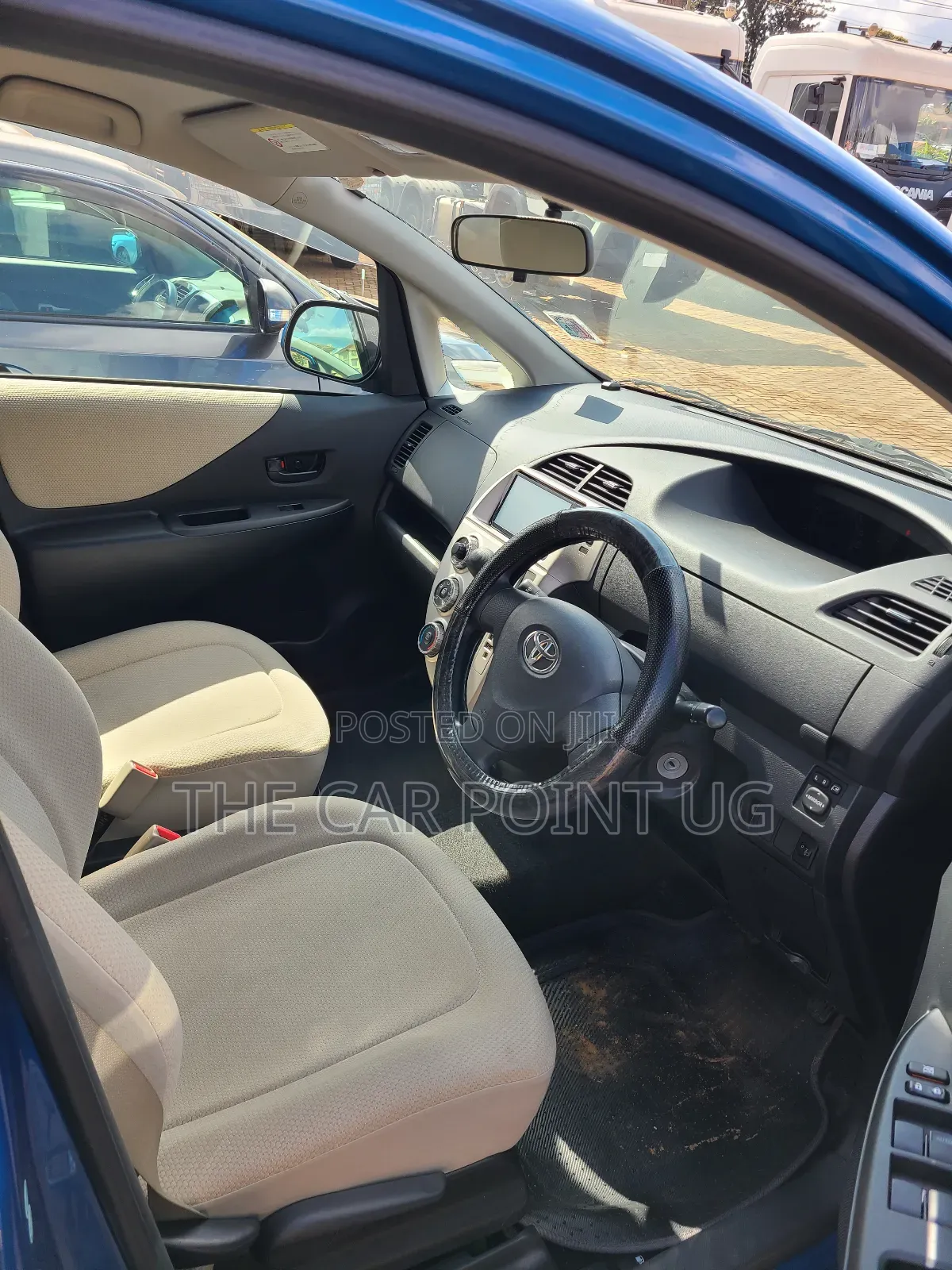 Toyota Ractis 1.3 FWD 2010 Blue