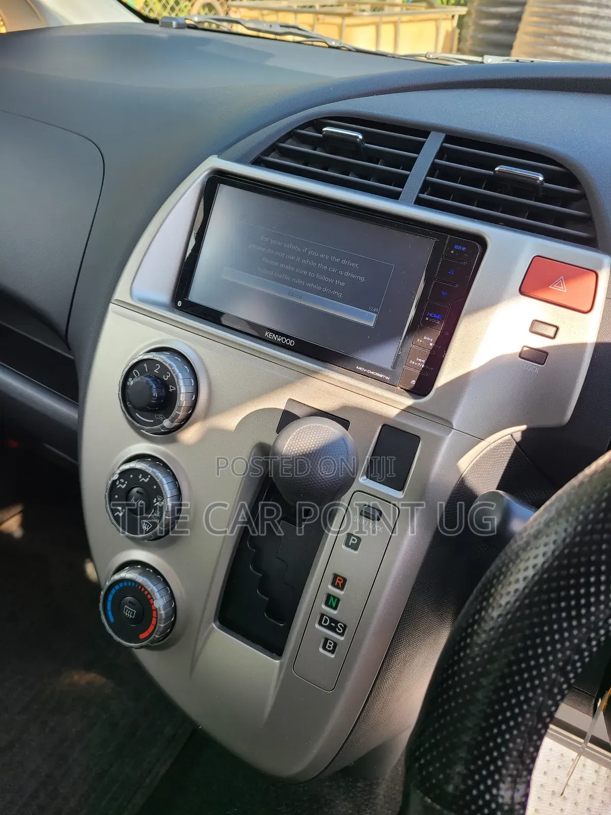 Toyota Ractis 1.3 FWD 2010 Blue