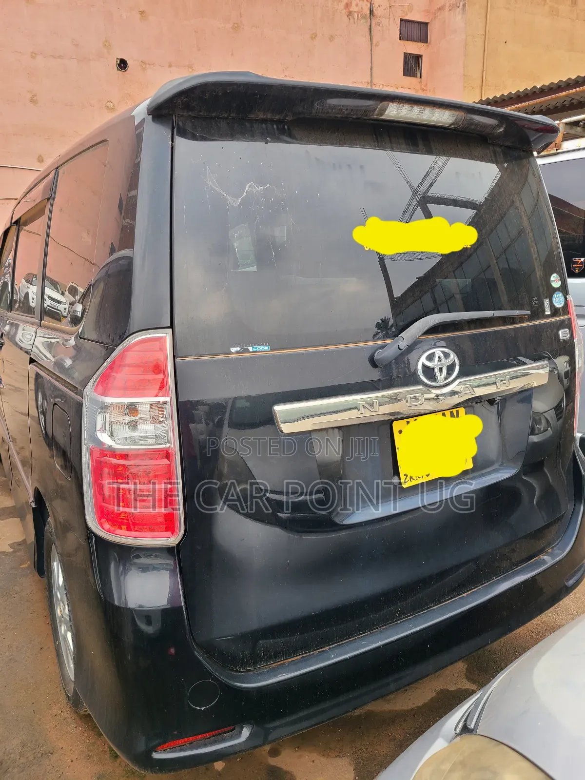 Toyota Noah 2.0 143hp FWD (7 Seater) 2009 Black