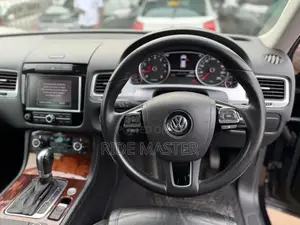 Volkswagen Touareg 2014 Black