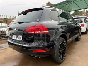 Volkswagen Touareg 2014 Black