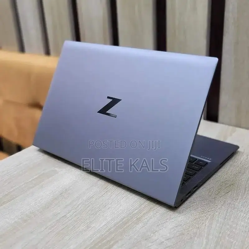 New Laptop HP ZBook Firefly G8 16GB Intel Core I7 SSD 512GB