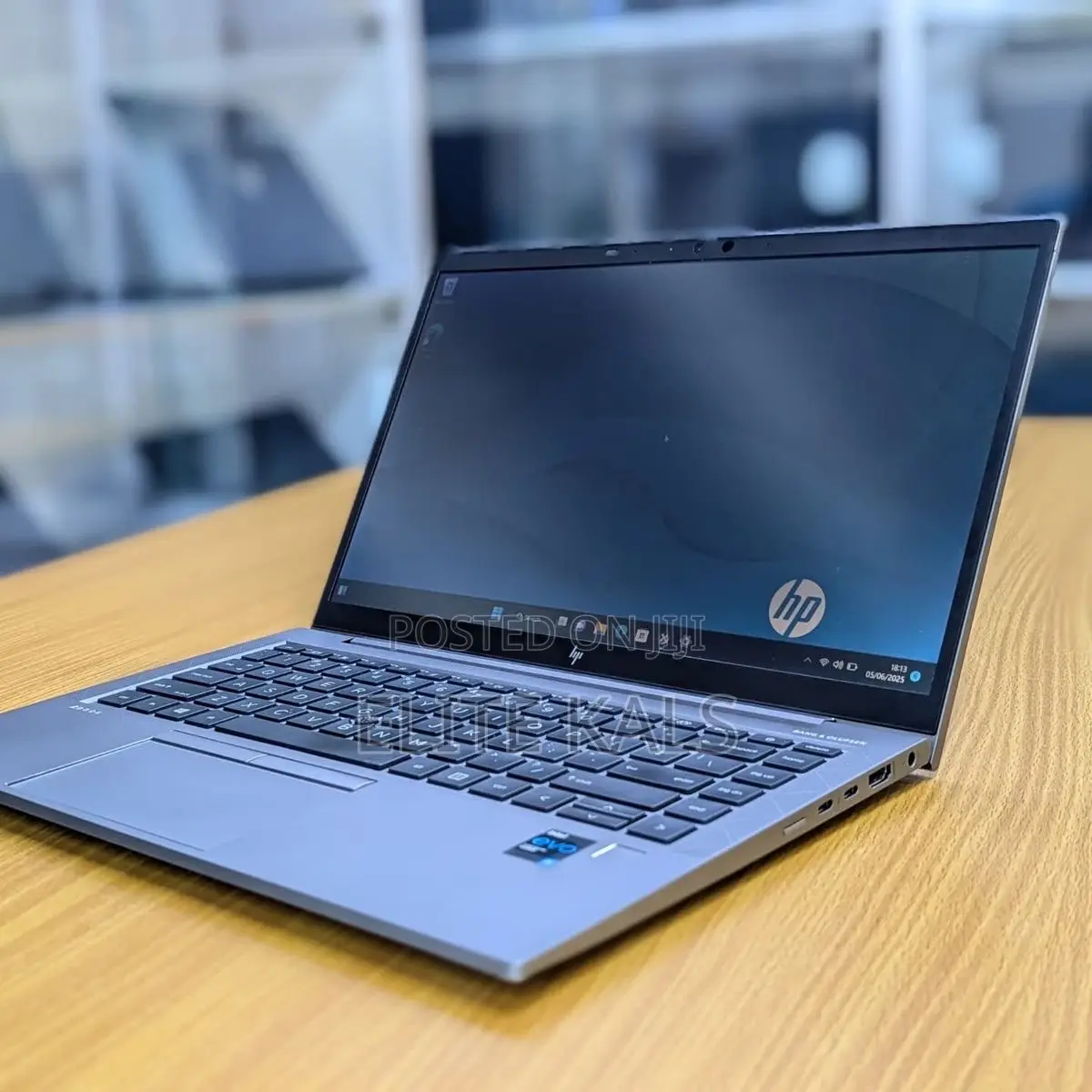 New Laptop HP ZBook Firefly G8 16GB Intel Core I7 SSD 512GB