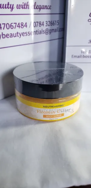 Neutriherbs Vitamin C Exfoliating Body Scrub