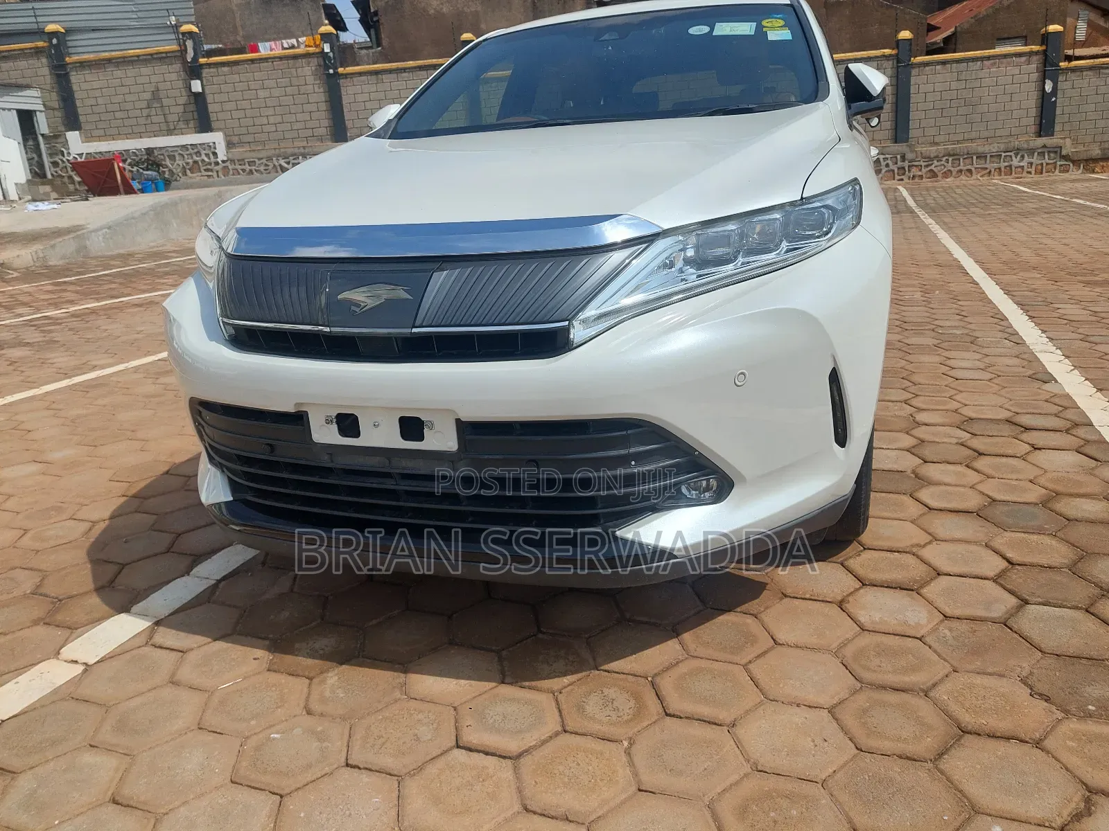 Toyota Harrier 2.0 2017 White