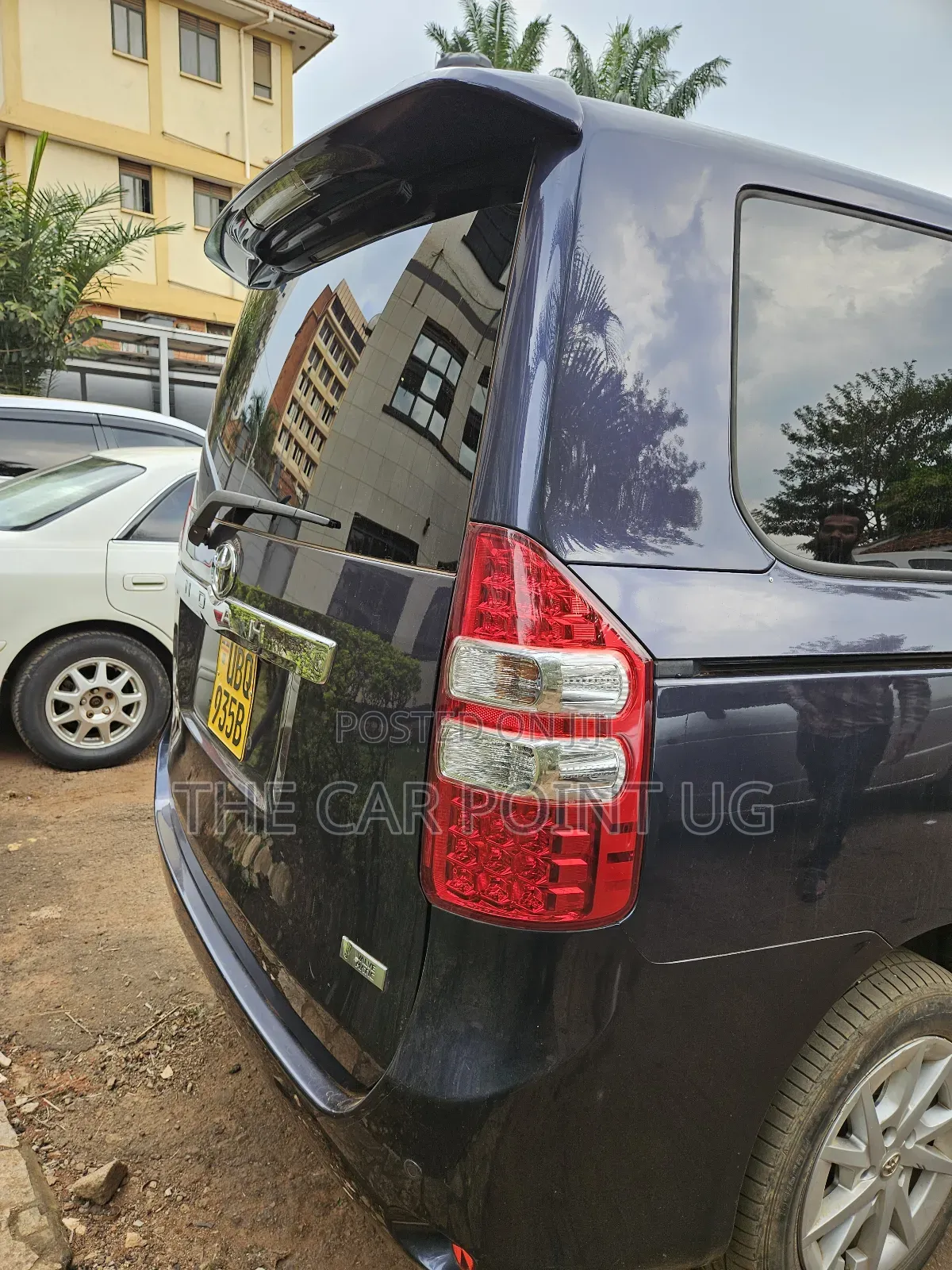 Toyota Noah 2.0 143hp FWD (7 Seater) 2011 Purple