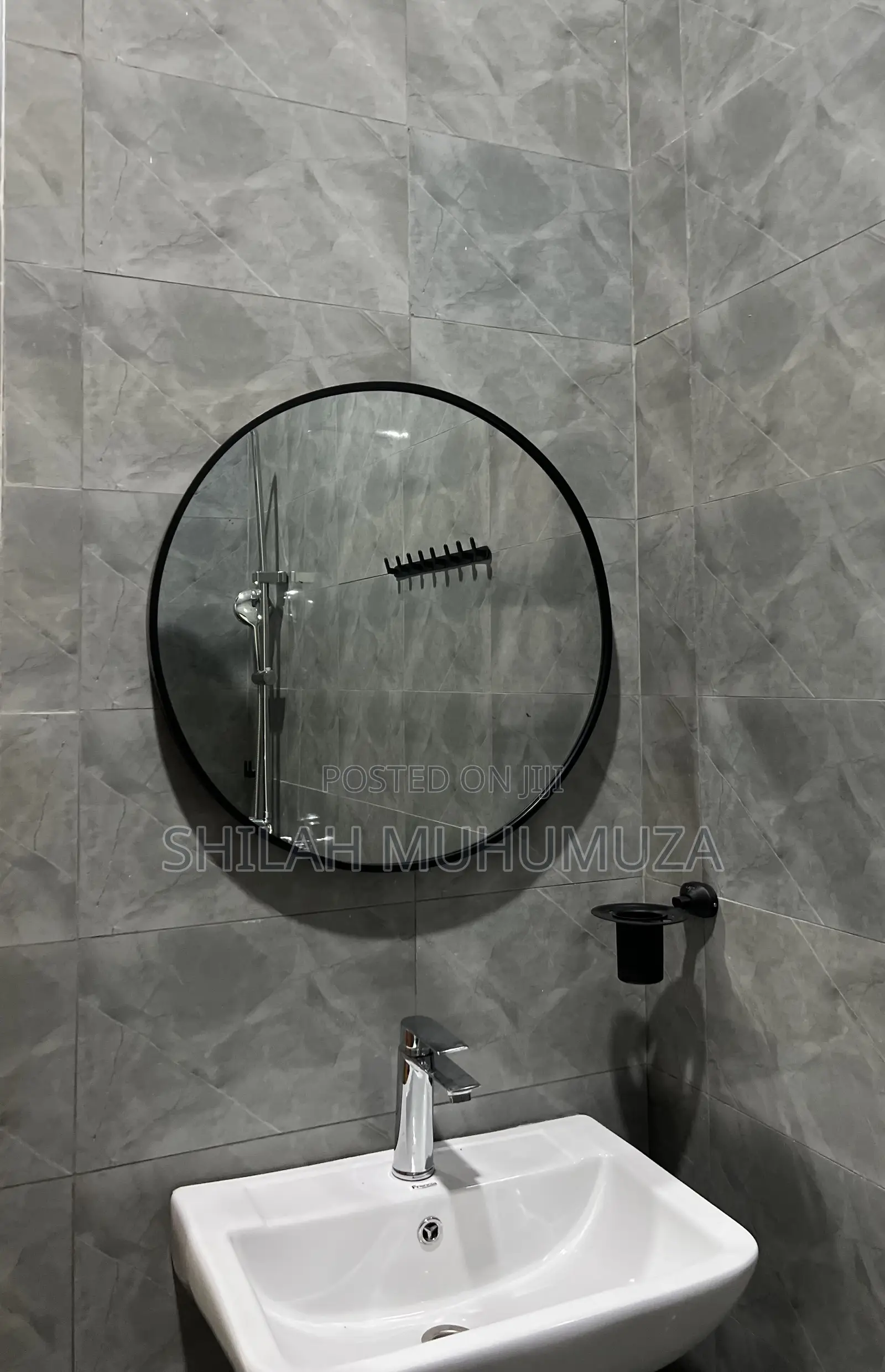 Circle Metallic Mirror