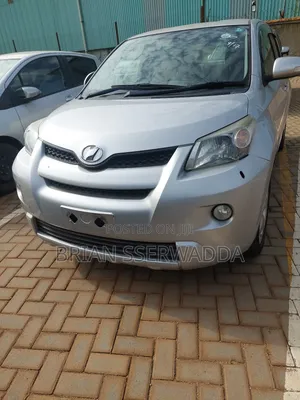 Toyota IST 2012 Silver