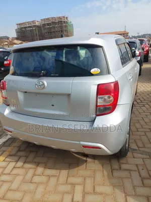 Toyota IST 2012 Silver