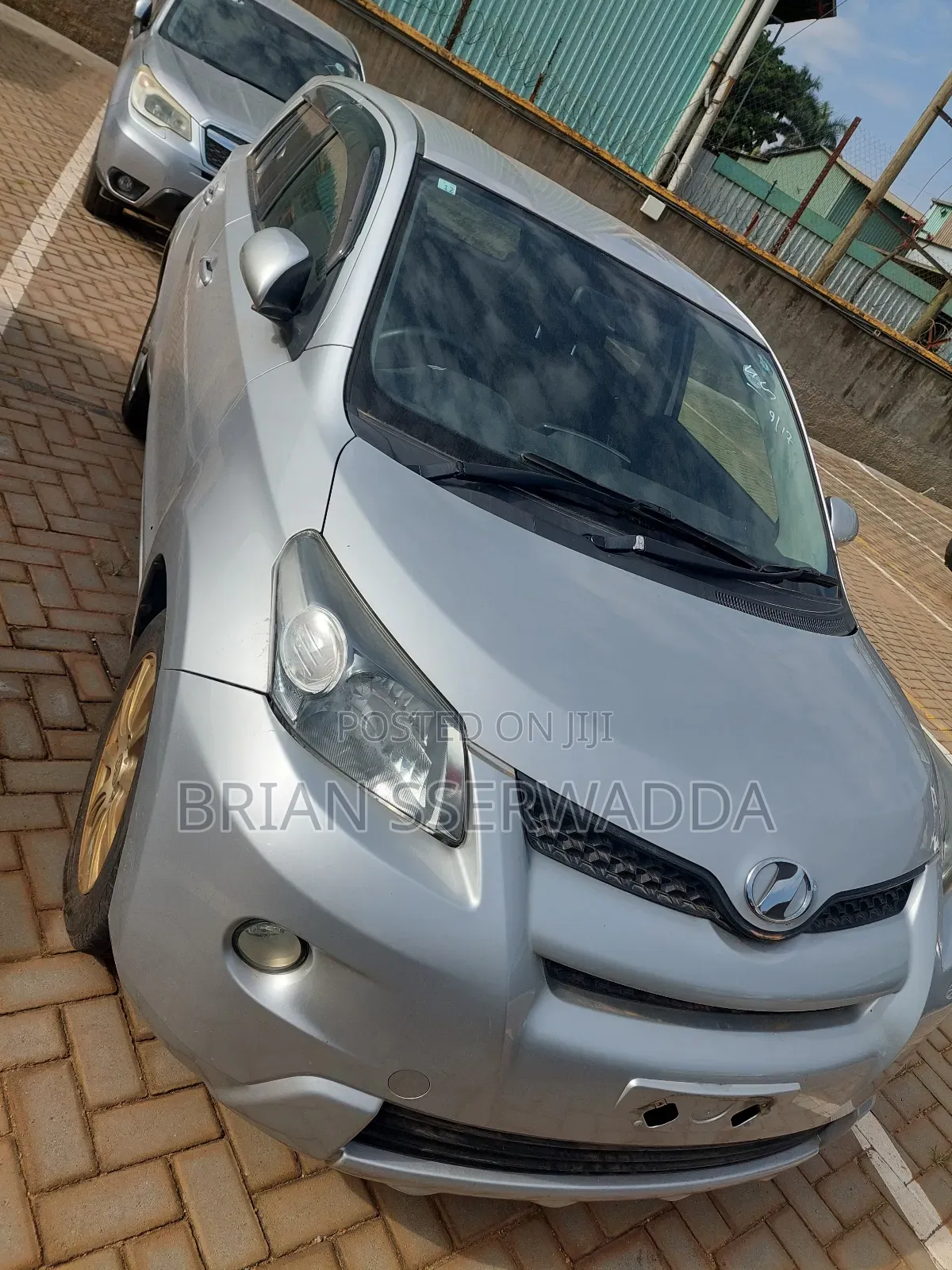 Toyota IST 2012 Silver