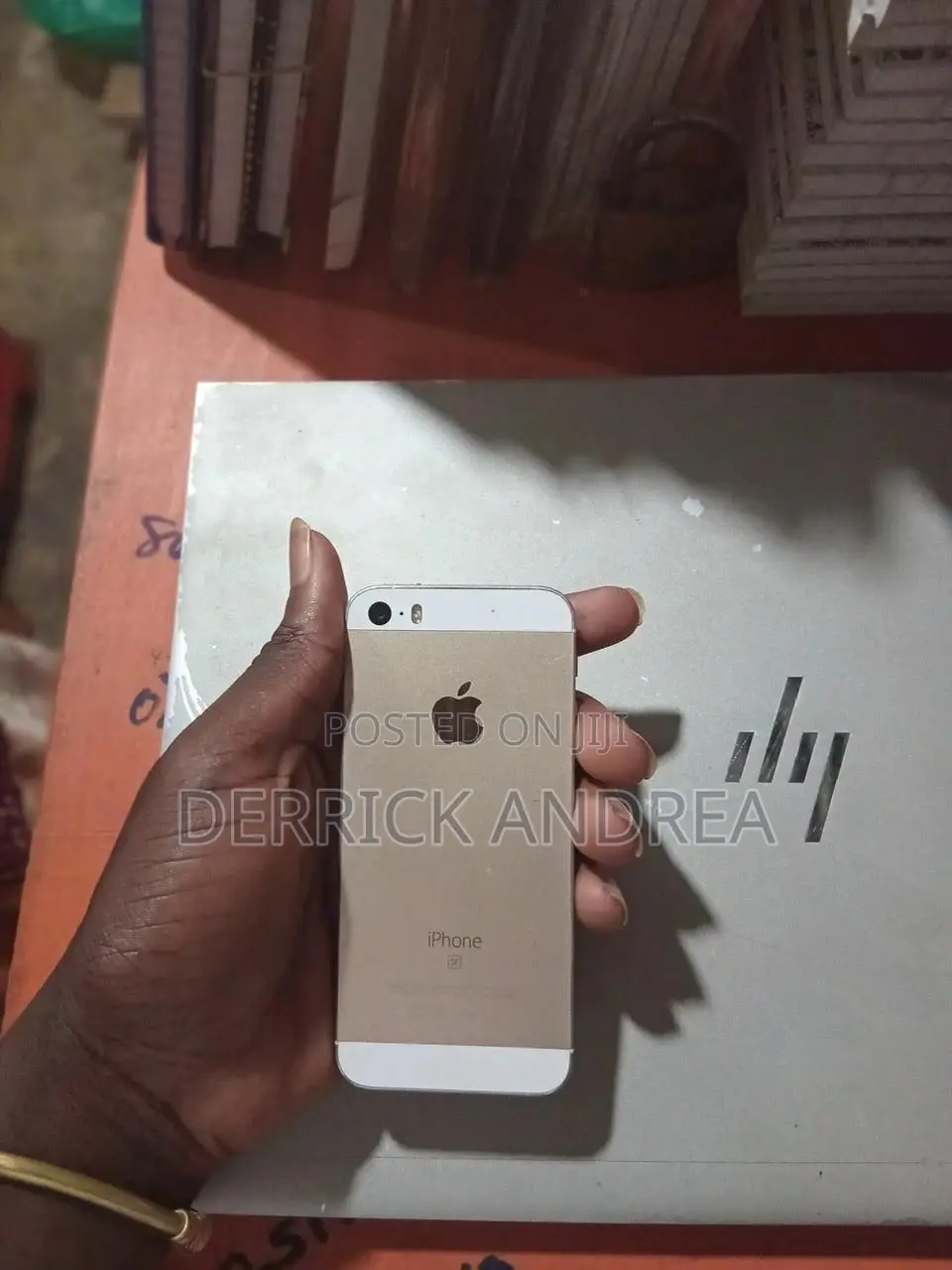 Apple iPhone SE 32 GB Gold
